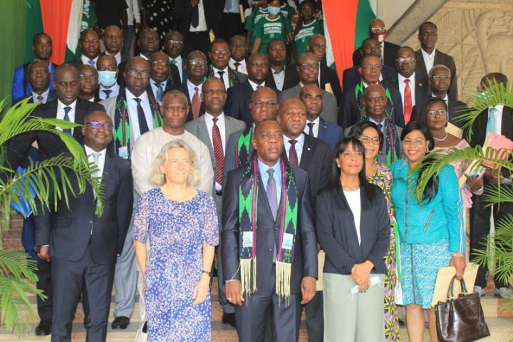 Côte d’Ivoire: citoyens et entreprises appelés à «adopter la pensée verte»